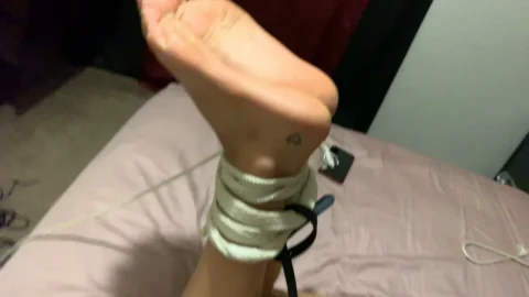 Close-Up – Emmas Reaction to Whip