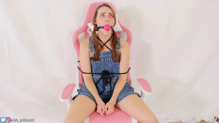 MilaRoses Gaming Chair Tease