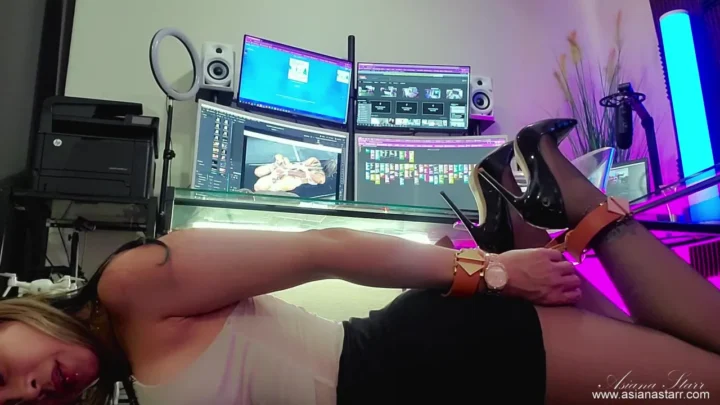 Exquisite Pleasure – High Heels and Handcuff Fetish