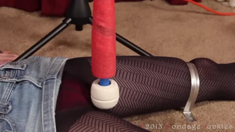 Leila in Chains – The Art of Restraint