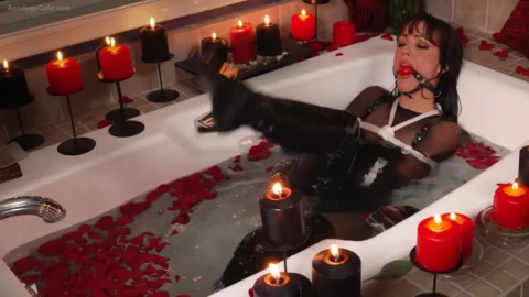 Evening Soak – Skylar Wests Bondage Extravaganza