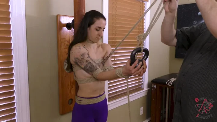 The Art of Nipple Clamps – Hannah’s Predicament Unfolds