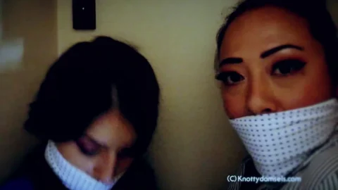 Brunette Bliss – Blue Tops and White Rope Trusses