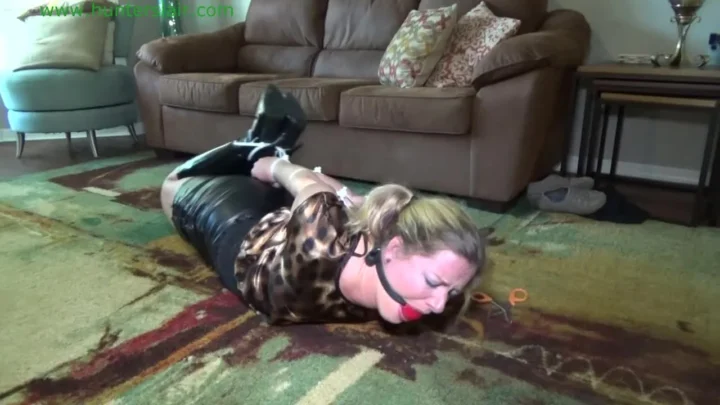 Inescapable Zipties – Fayth’s Unyielding Bondage