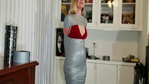 Model Aylas First Mummification Experience at Cinched and Secured – A Step by Step Guide