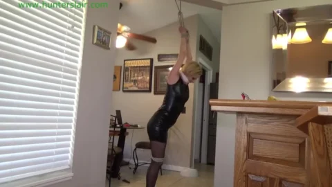 Roxie’s Struggle – A Story of Domination and Submission