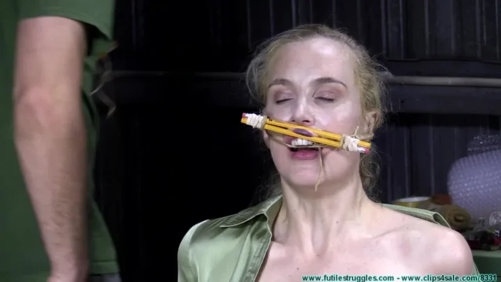 Ariel Anderssen Endures Nipple Clamps and Cleave Gag