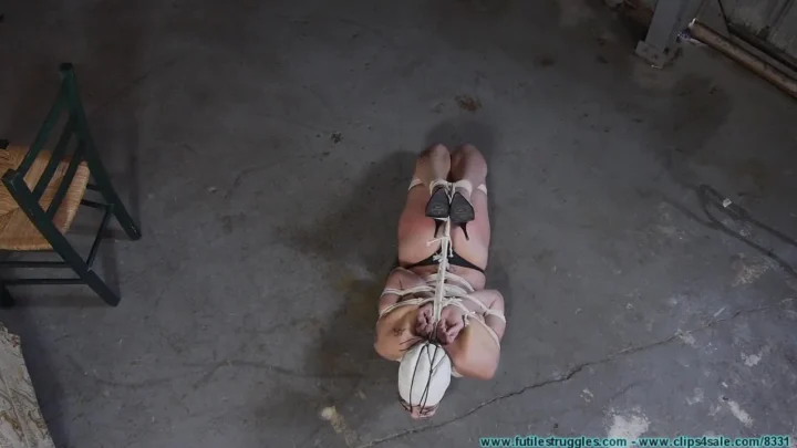 IR Endures Nipple Clamps and Nose Hooks in Bondage