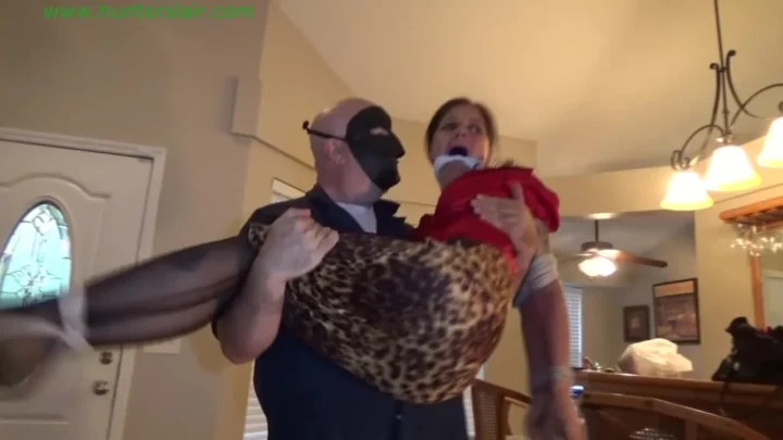 Silence of the Petite – The Hunter’s Cruel Confinement