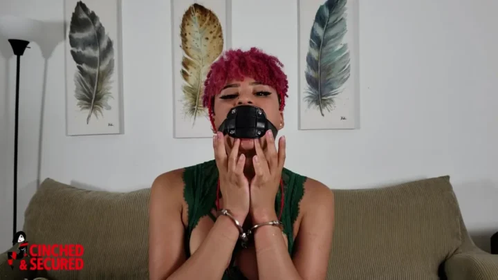 Emerald Enchantress – Jayda’s Naughty Solo Performance