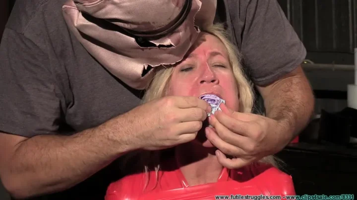 Cleave Gag and Face Bondage on Amanda Foxx