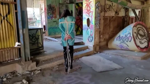 Warehouse Wench Struggle