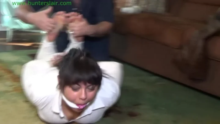 Hunter’s Lair Bondage – Vanessa Luxx Learns the Hard Way