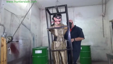 Hunter’s Lair – Luna Dawn Struggles in the Grip of BDSM