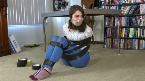 Money Matters – A Bondage Model’s Cash Chase