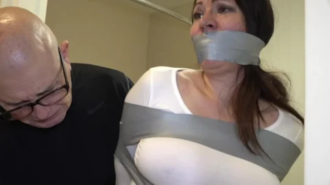 Captivating Betty Jade – A Bathroom Bondage Tale