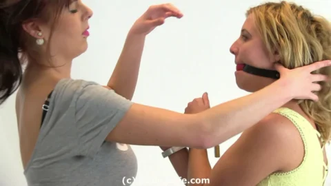 Gina Helpless in Roxanne’s Fiddle